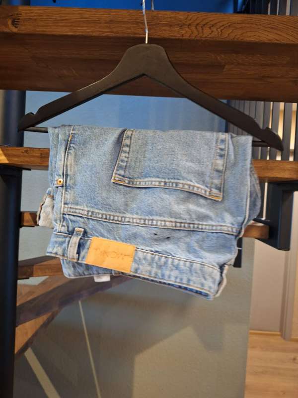Monki stuttbuxur