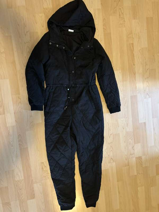 Vatteraður svartur samfestingur, ónotað