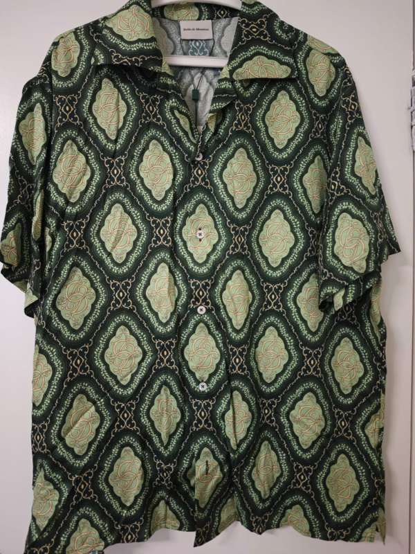 16 MAN shirt green silk NEW