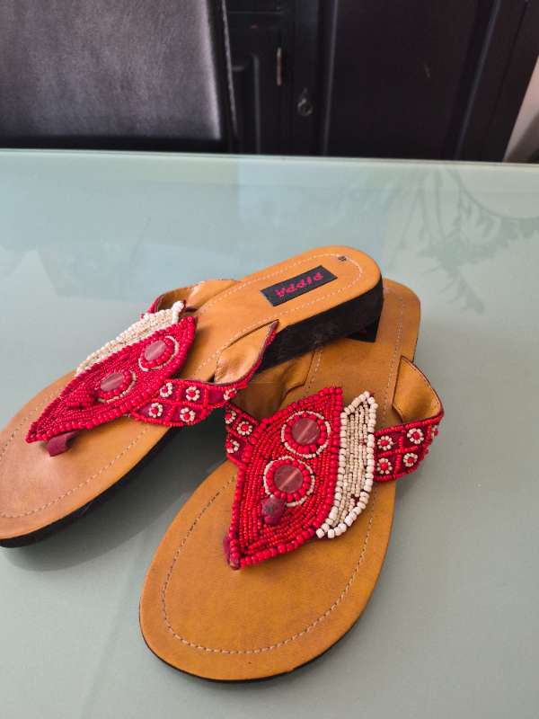 Sandalar