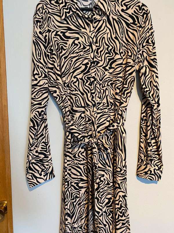 Stradivarius síður kjóll tiger mynstur
