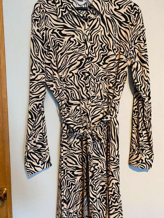 Stradivarius síður kjóll tiger mynstur