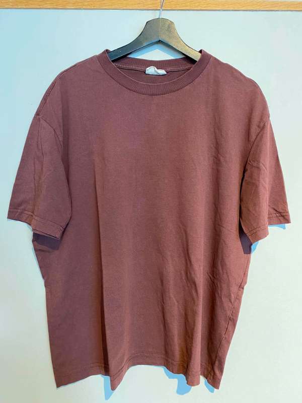 Ginatricot brúnn stuttermabolur (oversized)