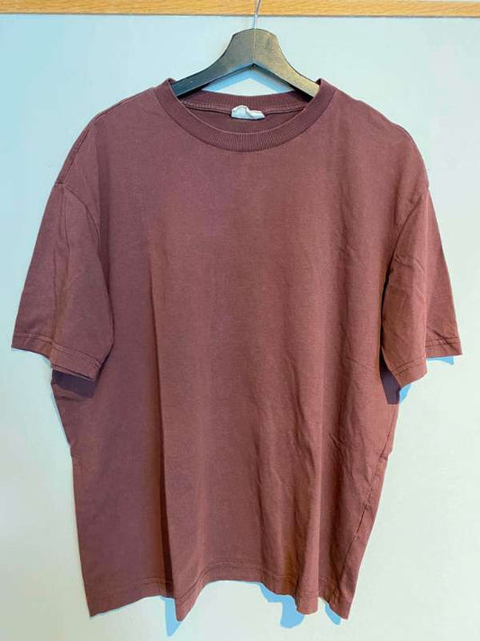 Ginatricot brúnn stuttermabolur (oversized)