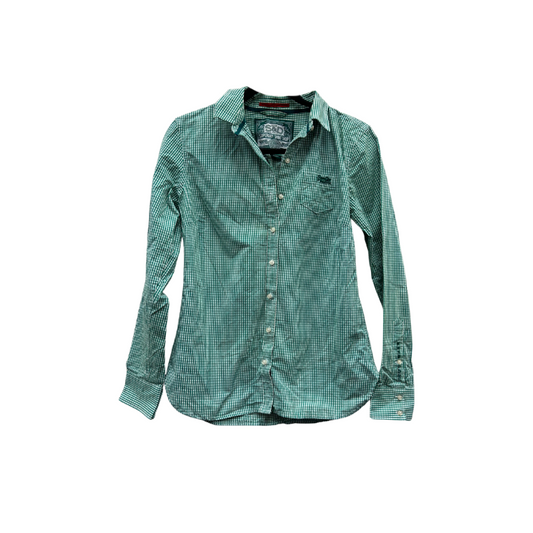 Skyrta grænköflótt