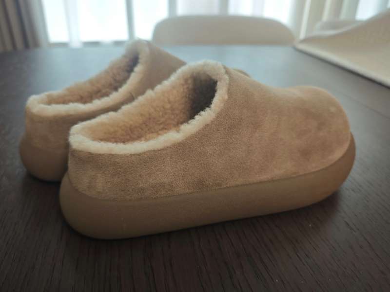 23 shoes boken 2