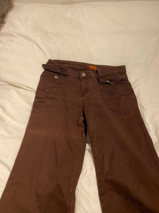 Brúnar bootcut buxur