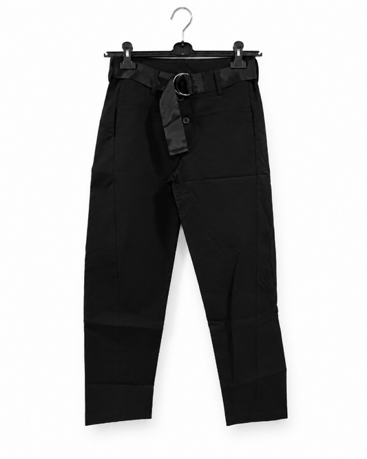 NU DENMARK svartar buxur M/belti