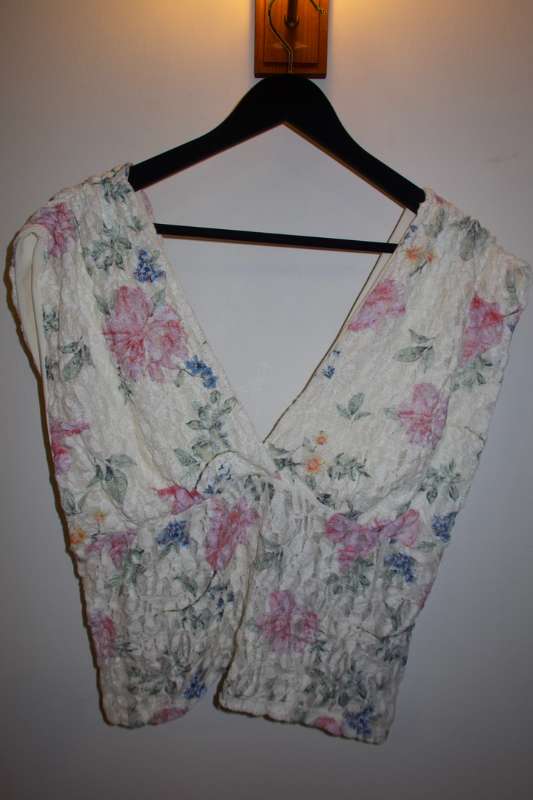 Gina Tricot blómatoppur