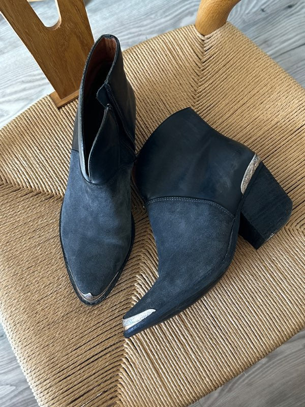 Jeffrey campbell suede boots