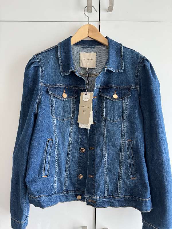 FREE / QUENT ónotaður galla jakki með púffermum