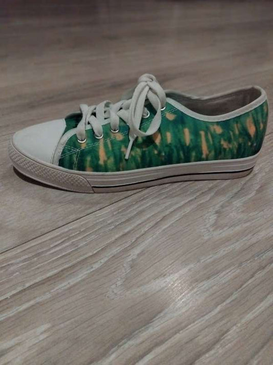 Hönnunarskór, grænir og mynstraðir