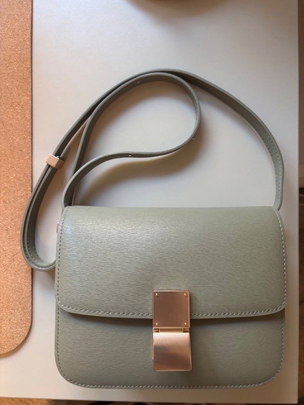Ljósgræn axlartaska / crossbody taska