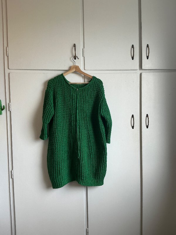 Acne studios peysa, rennd að aftan