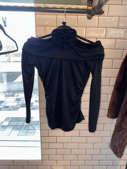 Norr svartur offshoulder bolur