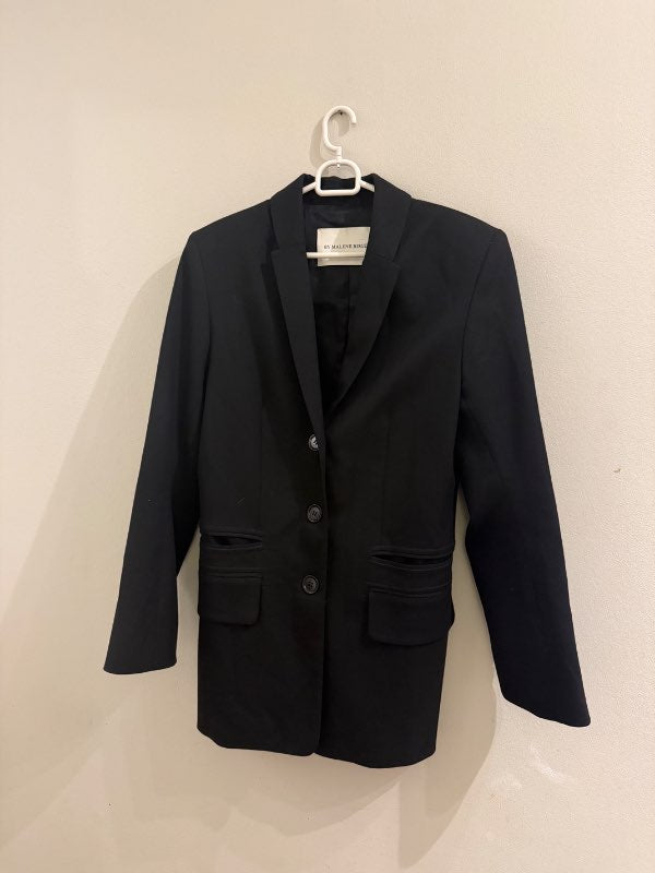 By Malene Birger svartur blazer