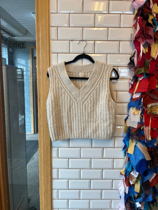 H&M vesti