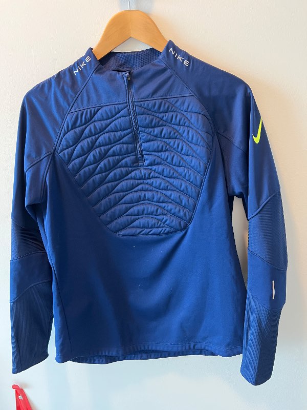 Nike ThermaFit blár bolur