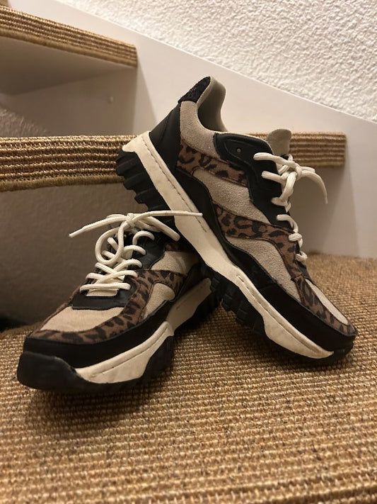 Sneakers tiger