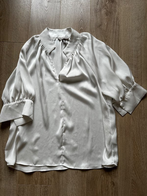 H&M satínblússa