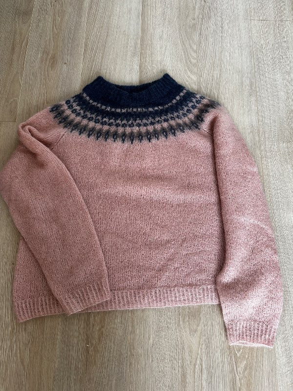 Mynstruð mohair peysa