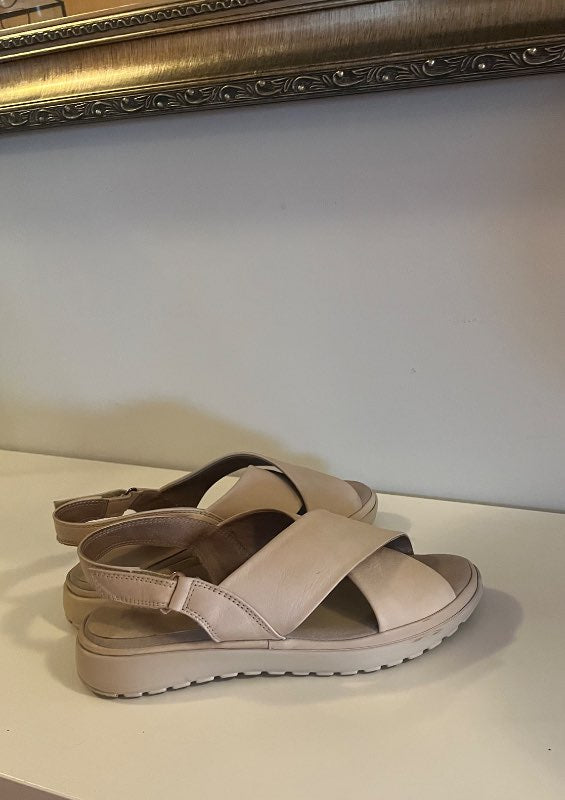 Sandalar - drappaðir