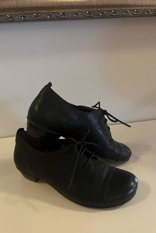 Skór - svartir m/reimum