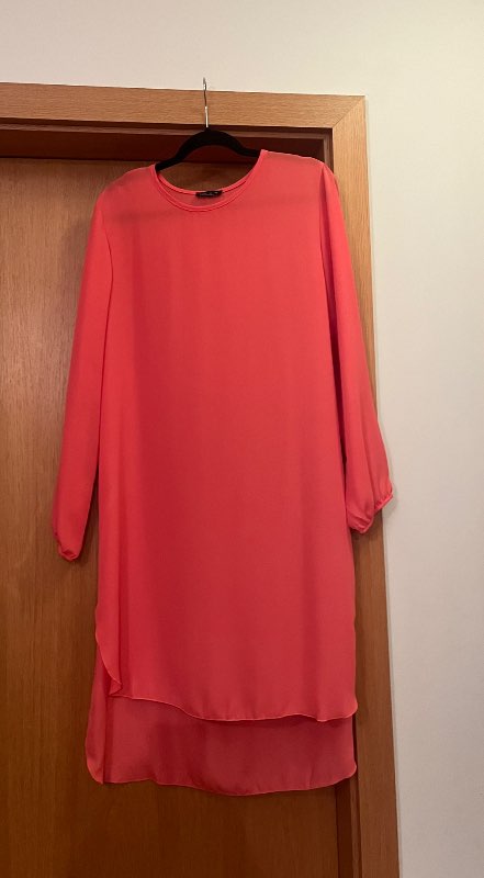 Siffon kjóll (ferskjulitur)