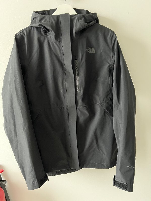 NorthFace svartur jakki