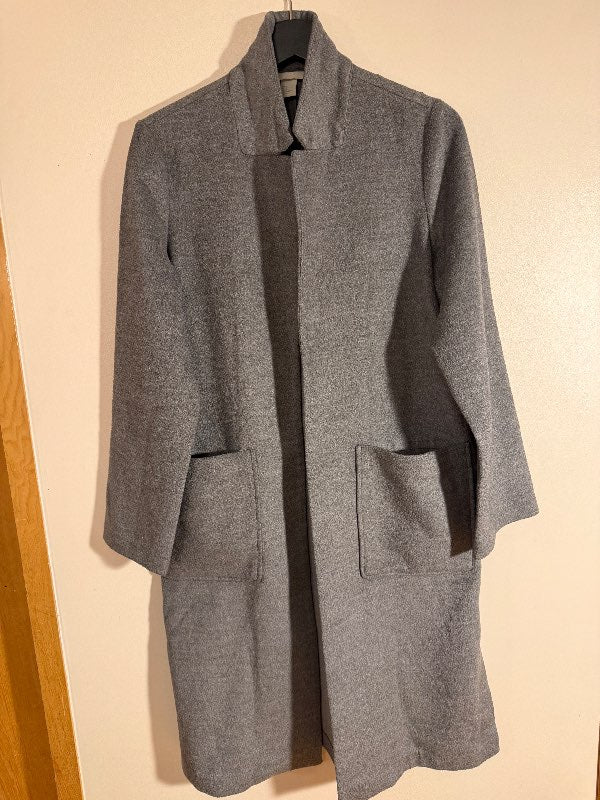 H&M grá þunn kápa