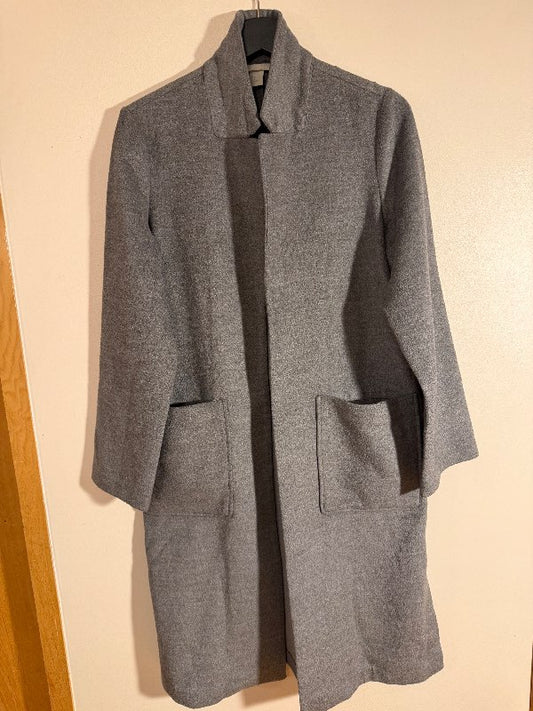 H&M grá þunn kápa