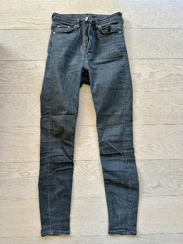 Gallabuxur / Weekday