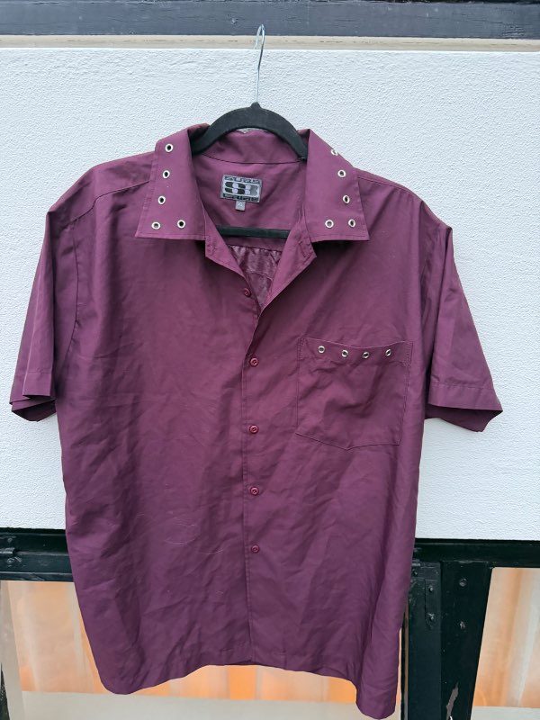 Vintage vínrauð skyrta