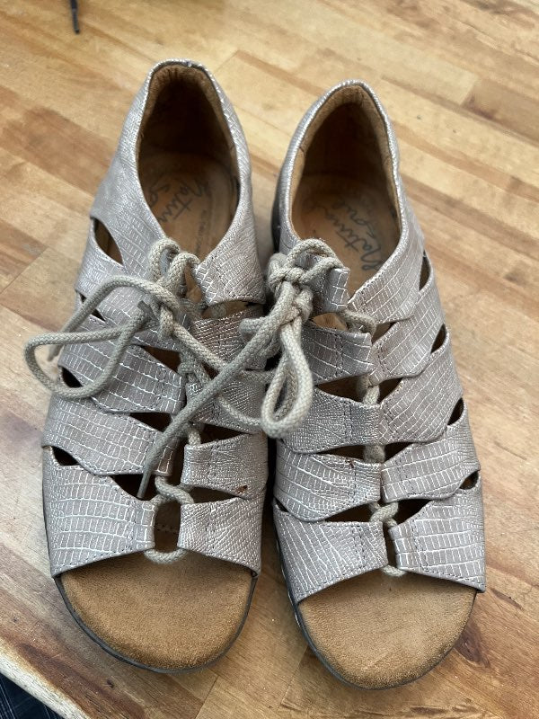 Sandalar