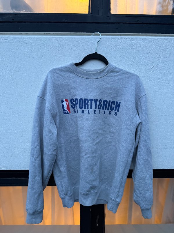 Sporty and rich sweatshirt