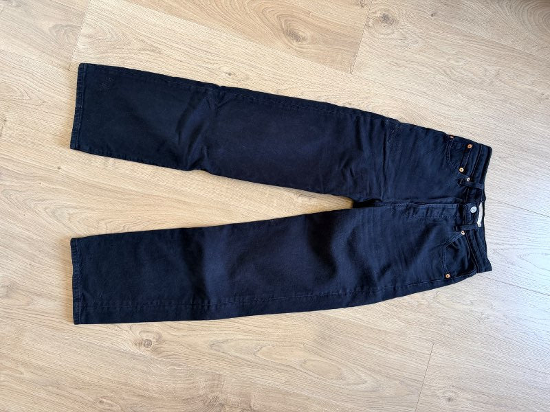 Levis buxur svartar