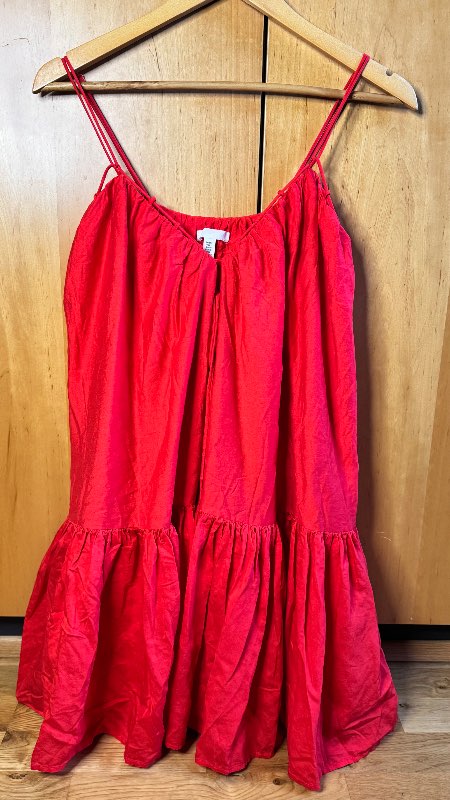 Red voluminous midi dress