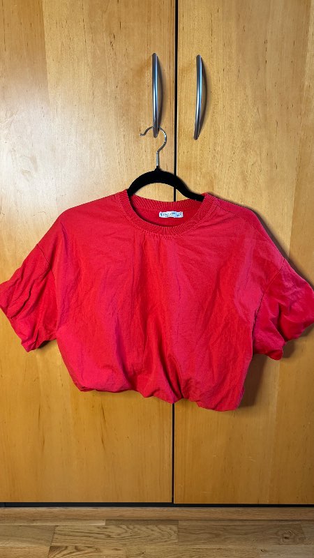 Red cropped top with puff sleeves