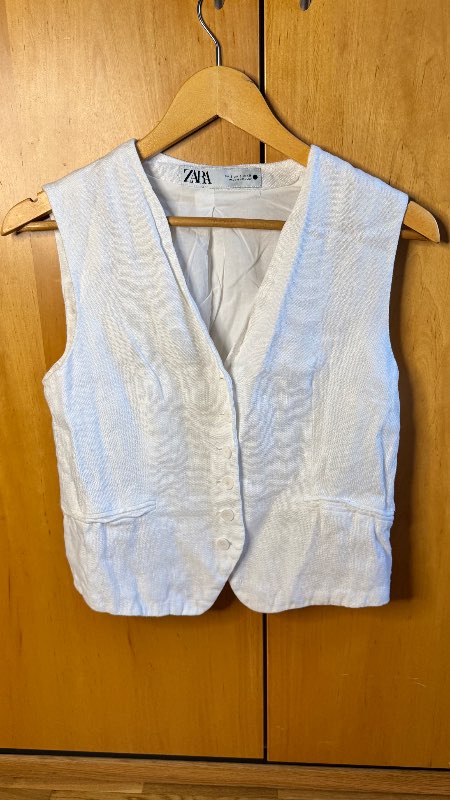 Zara white linen vest, unworn
