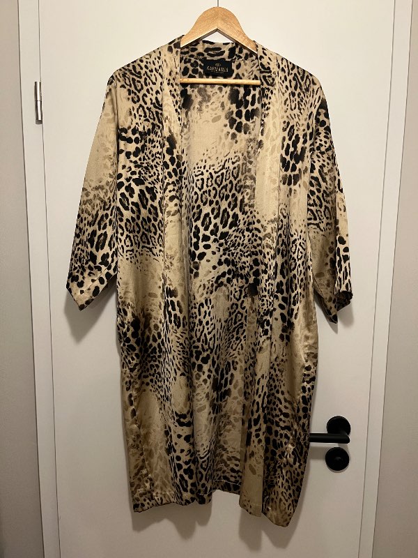 Hlébarða kimono