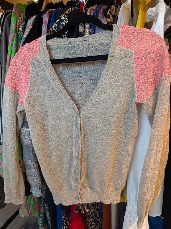 Kookai dröppuð peysa með bleiku