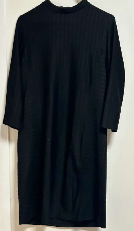 Svartur kjóll m rennilás