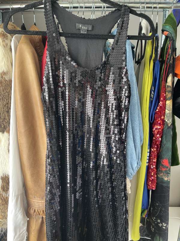 Svartur pallíettu minidress