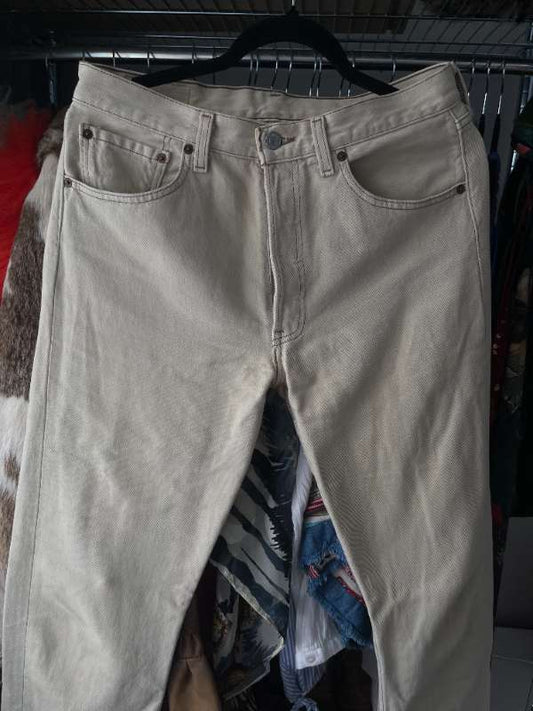 Tan levis