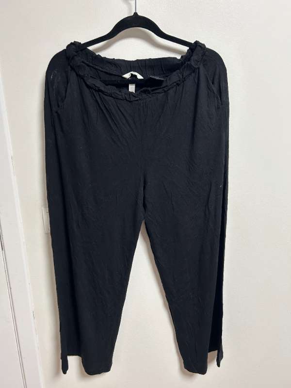 HM svartar bómullarbuxur