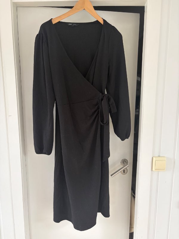 Svartur only wrap kjóll