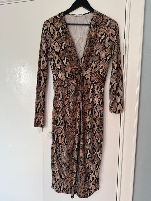 Snákakjöll teygjuefni