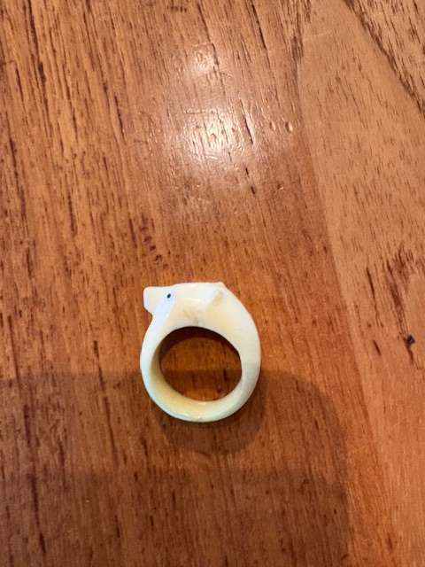 Grænlenskur hringur rostungstönn