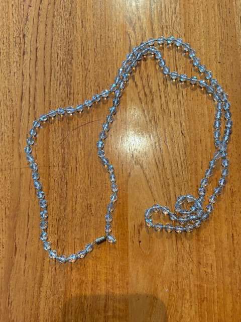 Síð hálsfesti emalísteinar