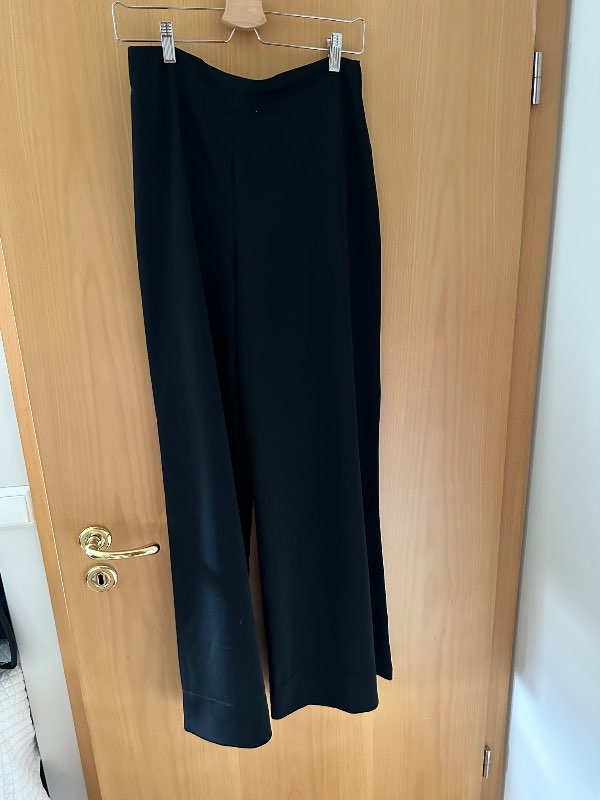 Buxur svartar zesi design